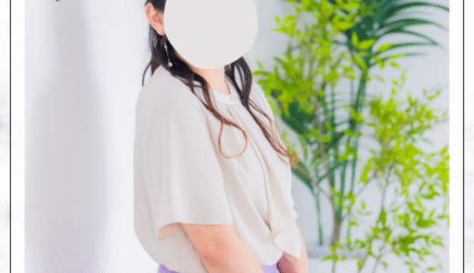 「普段はもっとカジュアルな服装なんです」そんな女性が選んだ大正解コーデ。服装は今すぐデートに誘われそうな装いで。
